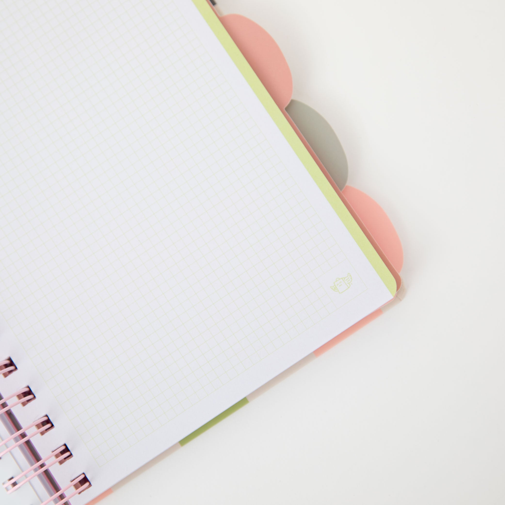 Quaderno formato A4 con divisori – Cose belle all’interno
