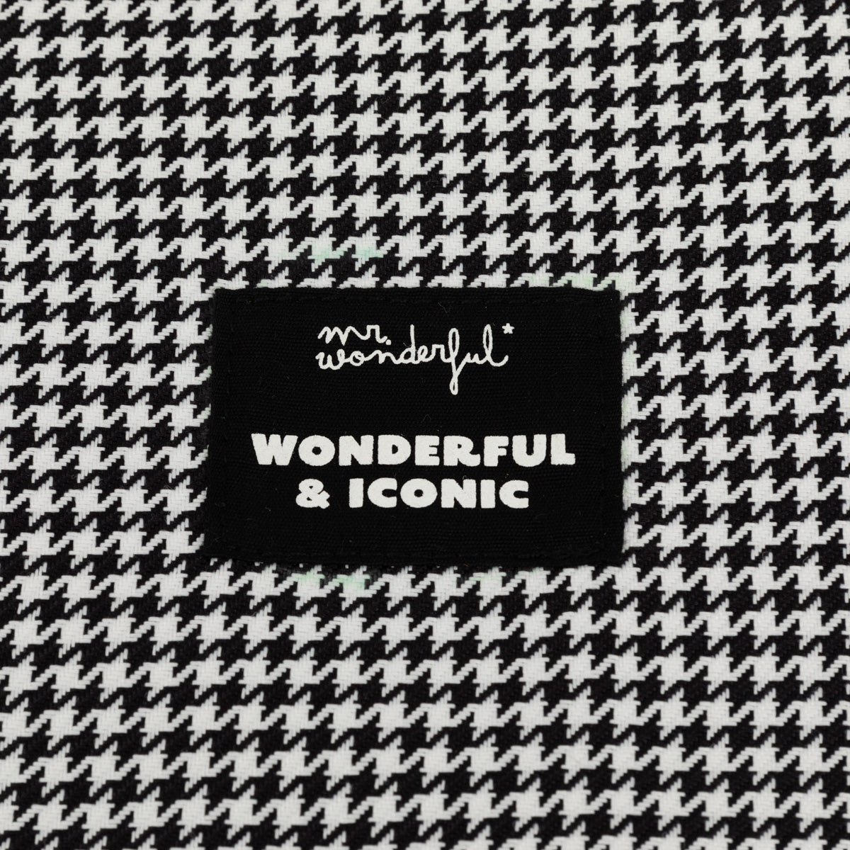 Wristlet houndstooth - Wonderful & iconic