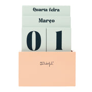 Calendário de mesa perpétuo para dias especiais de magia. 