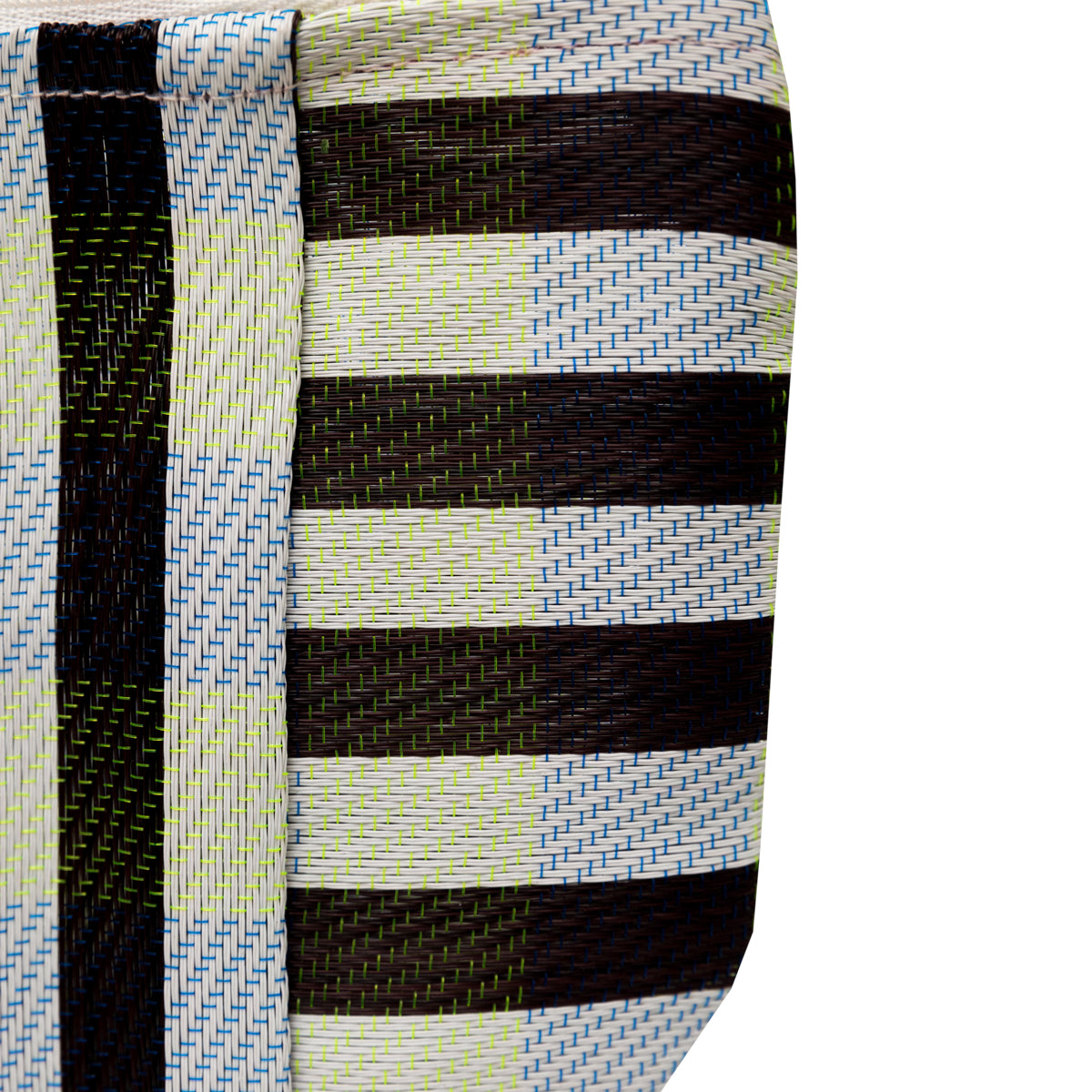 Striped beach toiletry bag – Black and white.