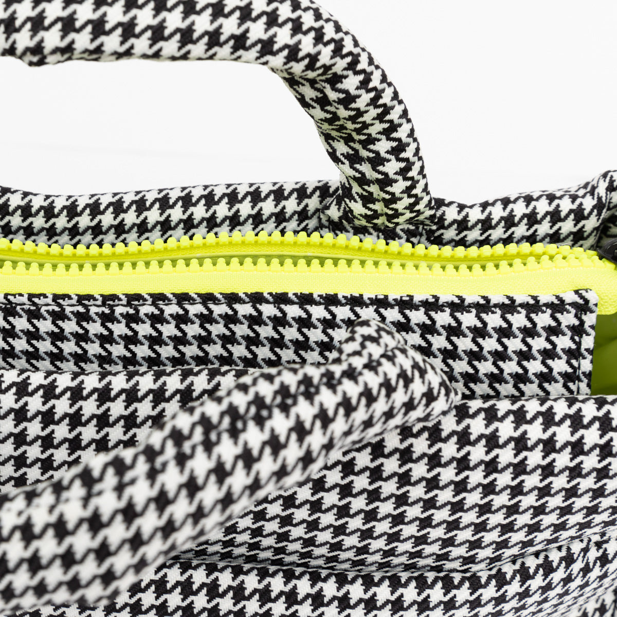 Small handbag houndstooth - Wonderful & iconic.