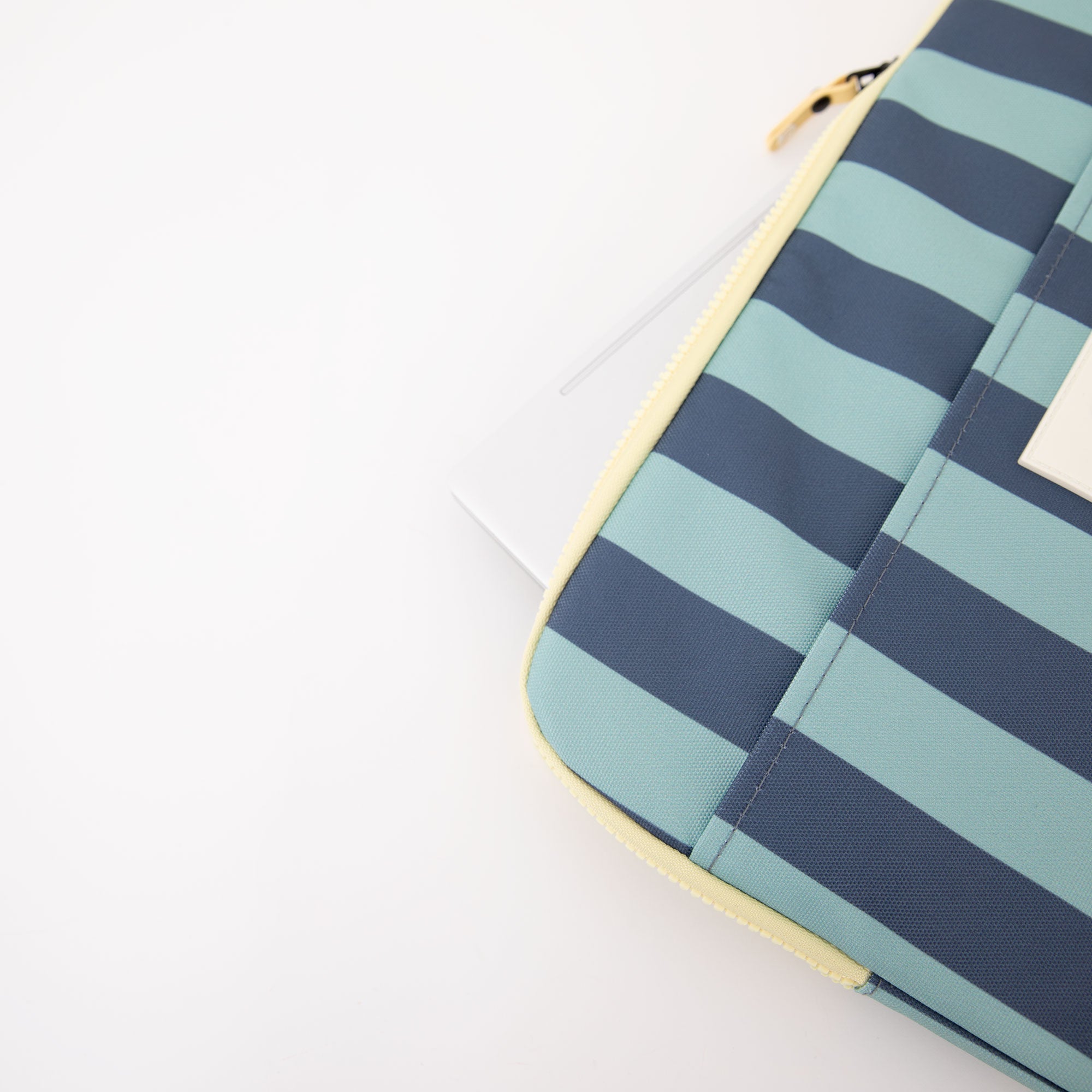 Capa para Laptop 13-14" – Positividade & criatividade