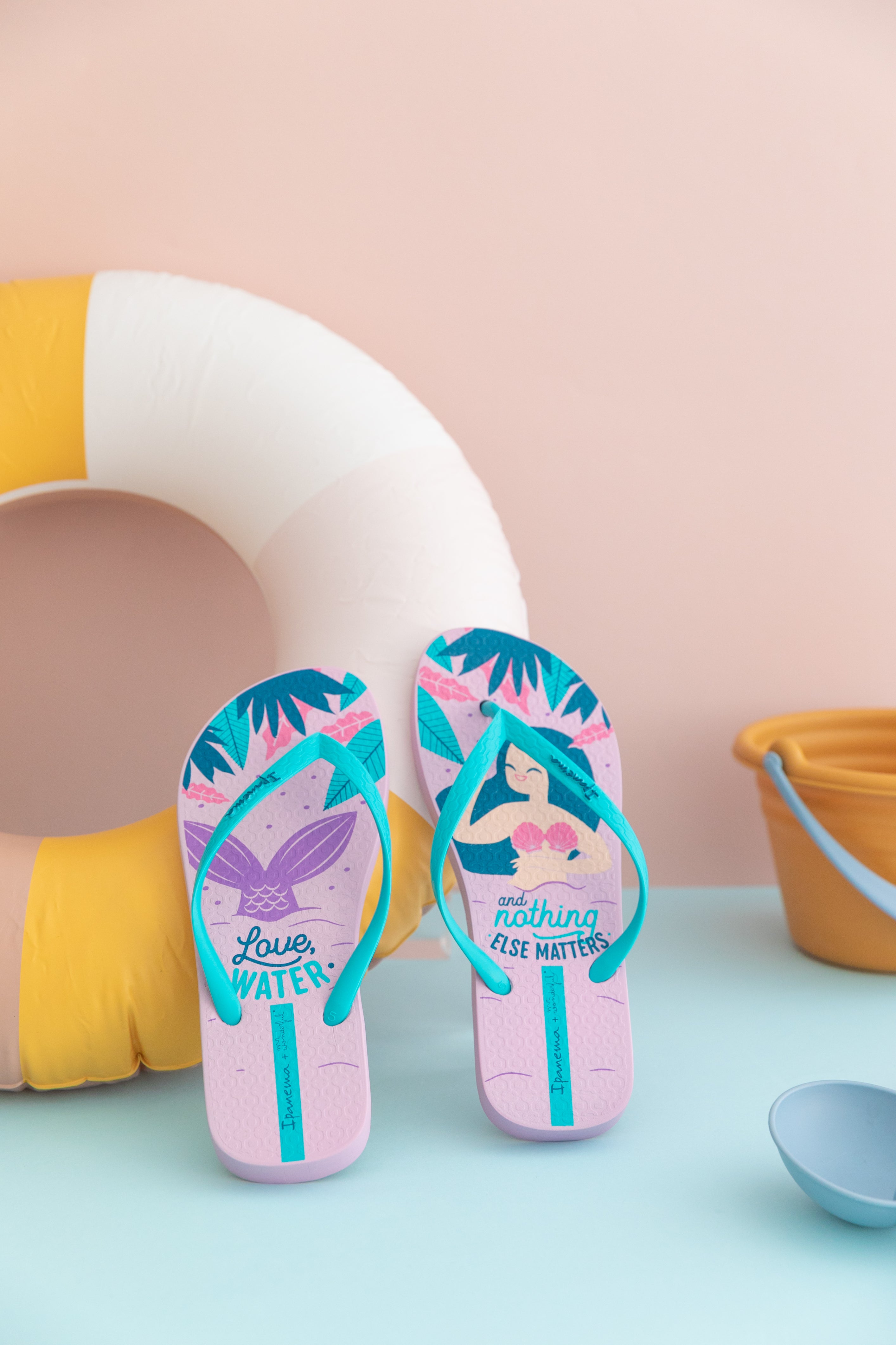 Chinelo Ipanema T 40 - Amor, água e nada mais importa