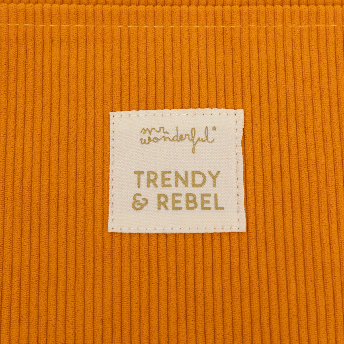 Capa para laptop de 13-14" em veludo cotelê amarelo mostarda - Moderna e rebelde. 