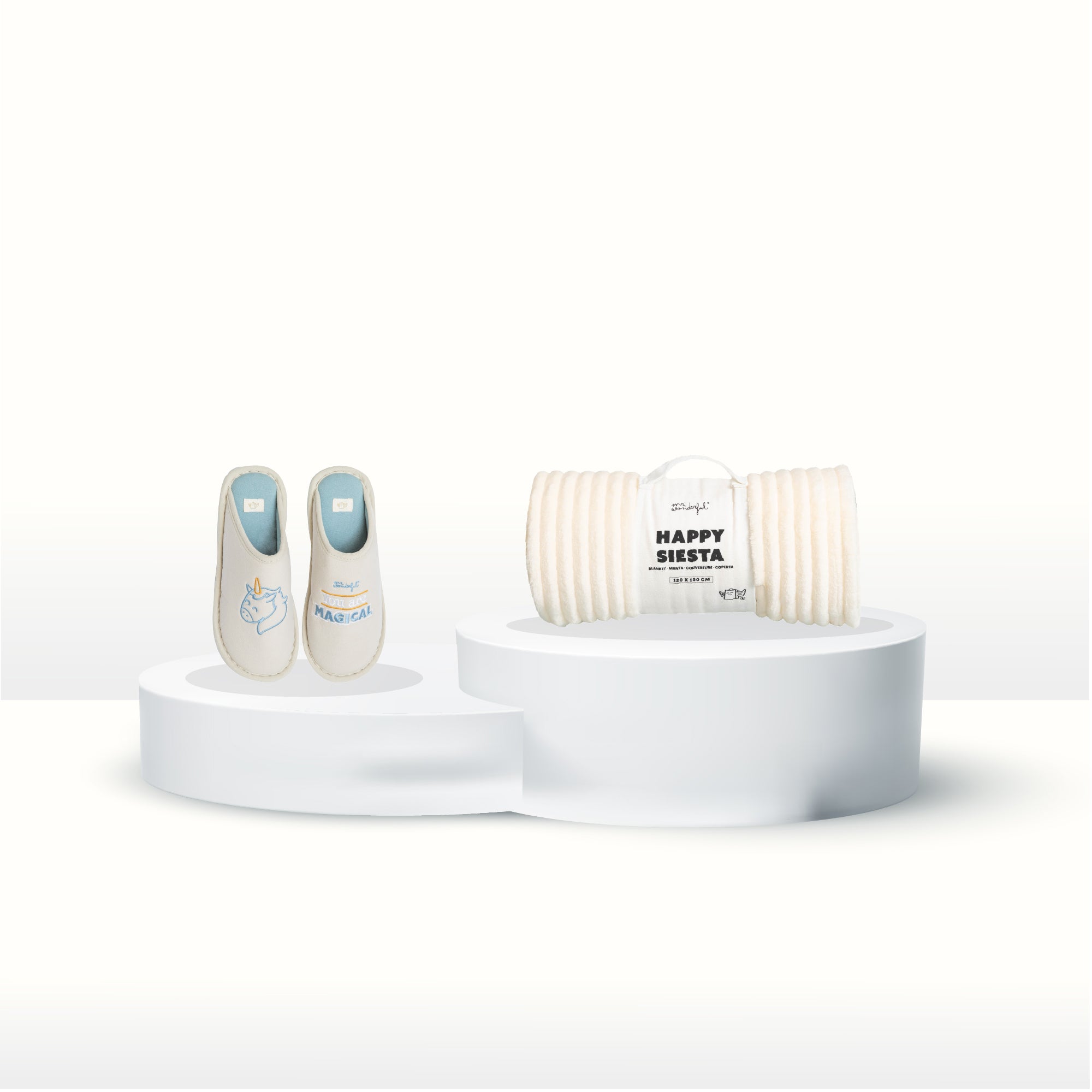 White Pack – Coperta Happy Siesta Beige – Pantofole Unicorno (Taglie 31–35)