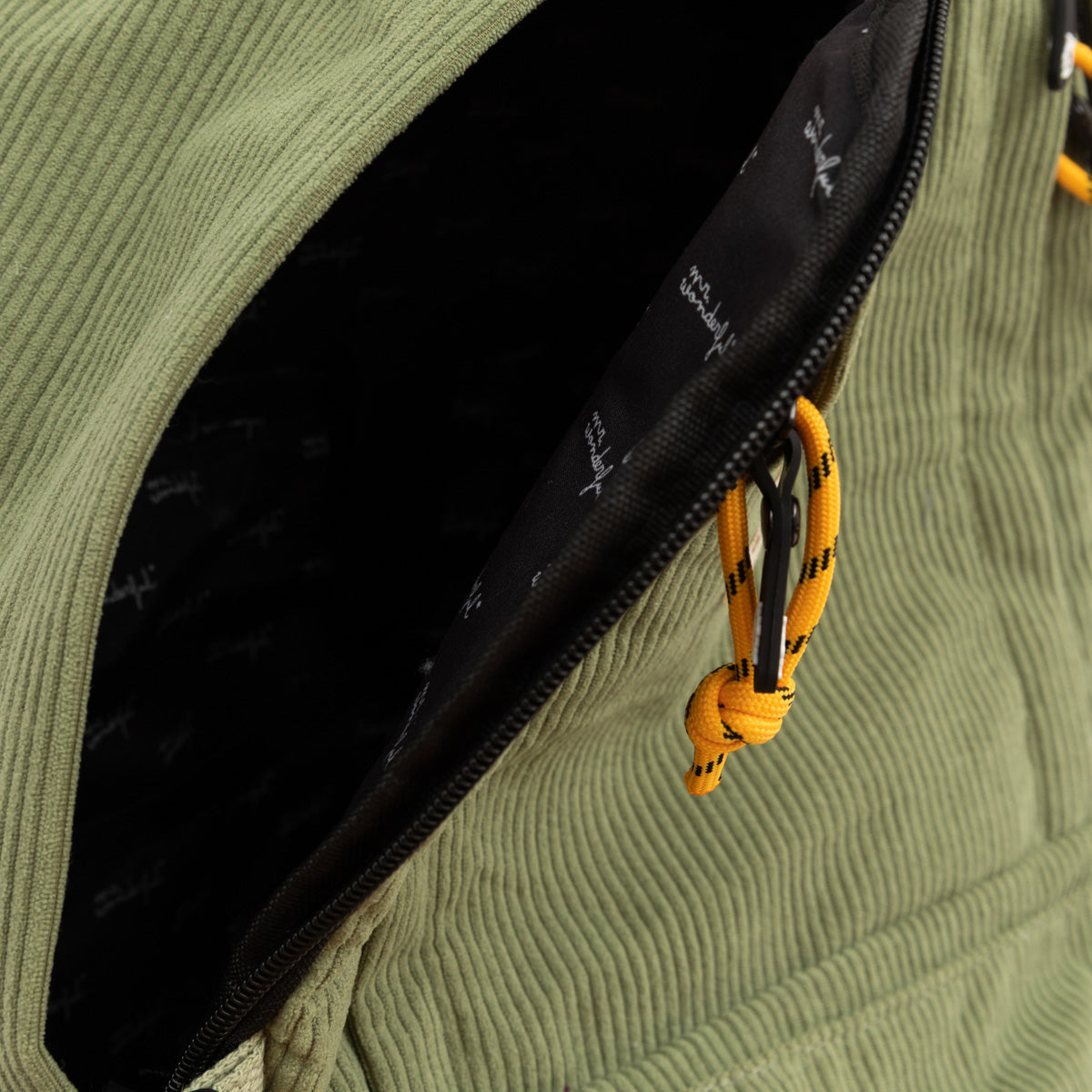 Backpack corduroy green - Trendy & rebel