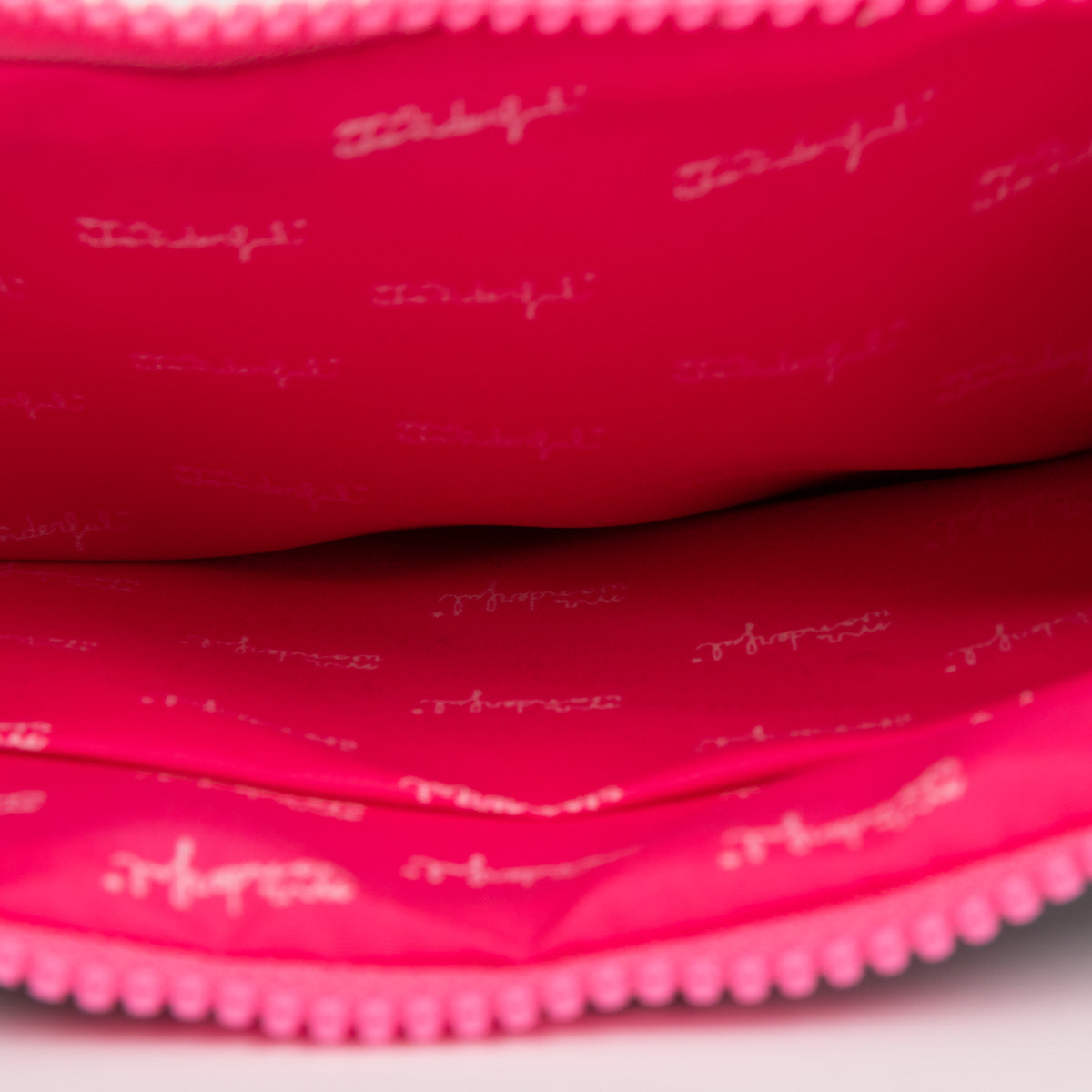 Wristlet houndstooth - Wonderful & iconic