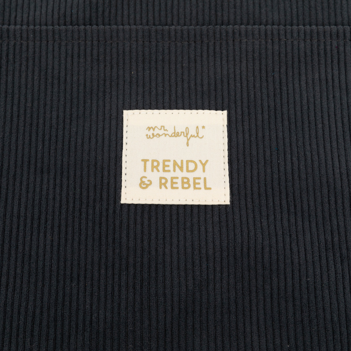 Laptop sleeve 13-14" corduroy grey - Trendy & rebel.