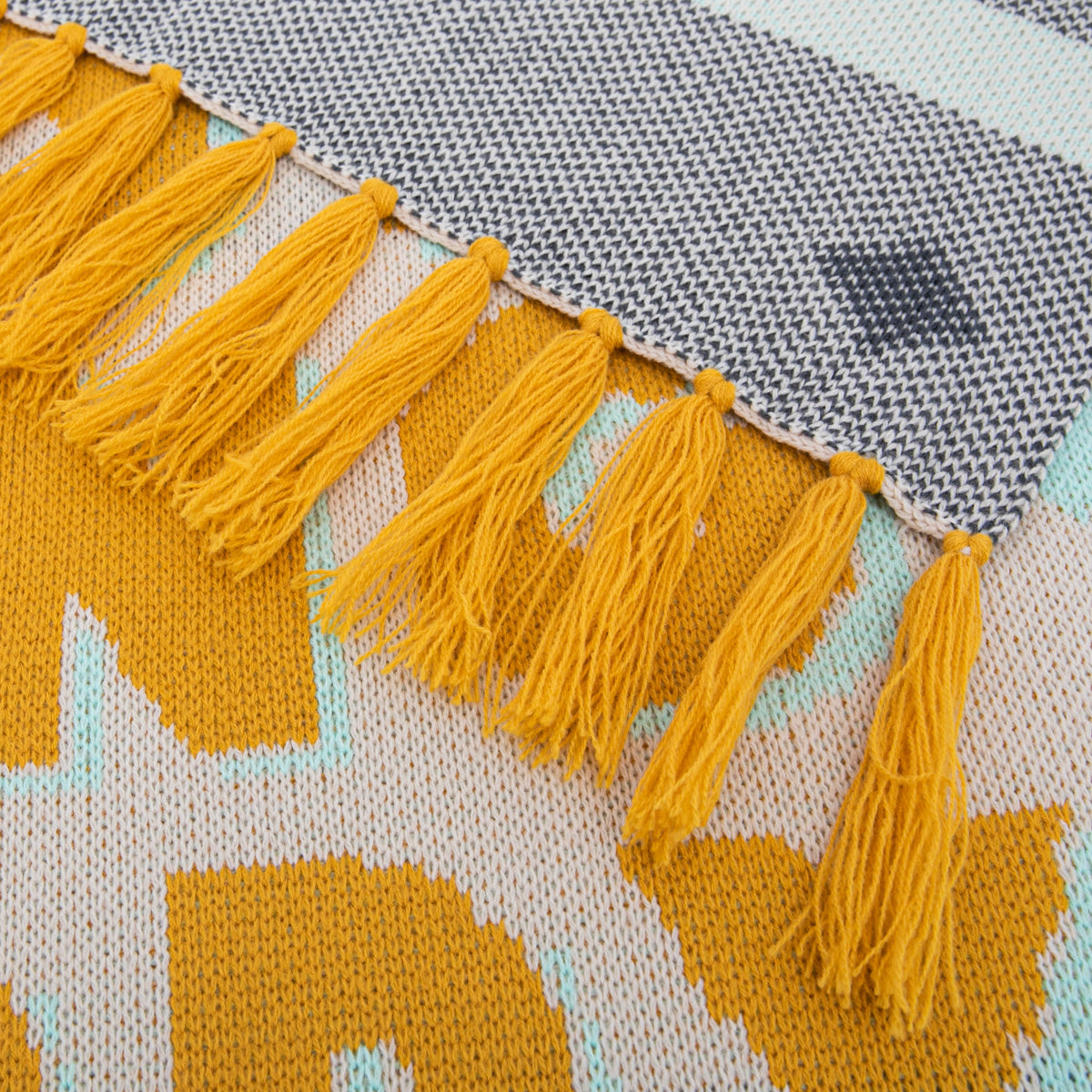 Blanket with fringes - Busy being happy
